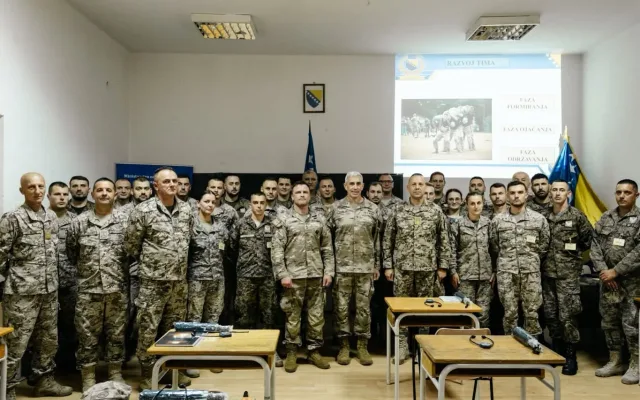 Brigadni general Fowler posjetio Travnik : Sigurnost nije pasivno stanje