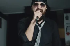 Denis Hadžić predstavio ”Te tvoje usne”: Nova pjesma zaokružuje priču njegovog prvog albuma (VIDEO)