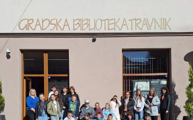 Biblioteku Travnik posjetili učenici Osnovne škole „Dr. Boris Ćorić“ iz Kreševa