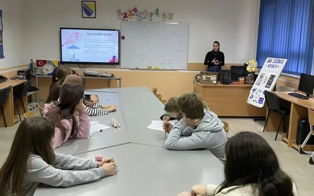Zavoda za javno zdravstvo SBK/KSB posjetio osnovne škole u Kiseljaku i Vitezu