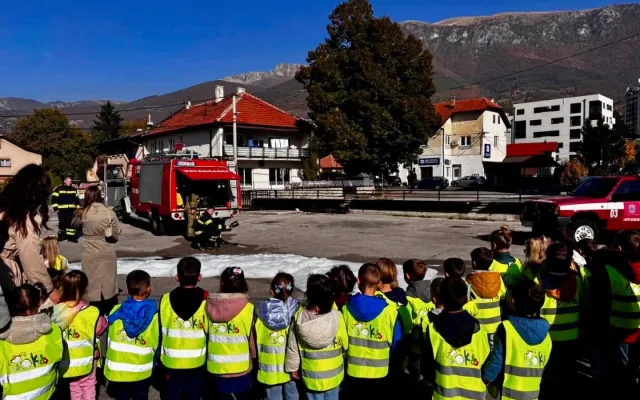 Upoznavanje s radom vatrogasaca u okviru obilježavanja mjeseca zaštite od požara